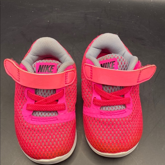 Nike Kids Pink Athletic Shoes Size 4c - Picture 2 of 13